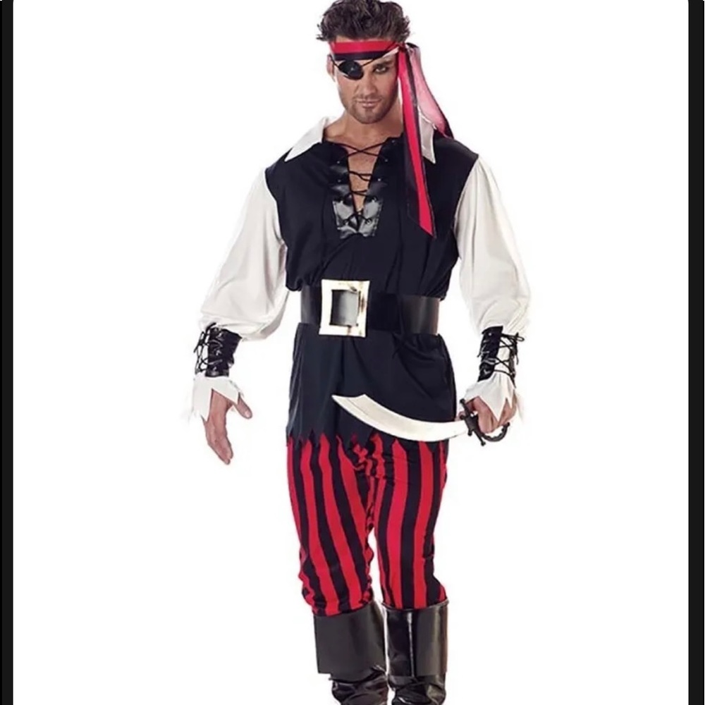 Men pirate costume used once